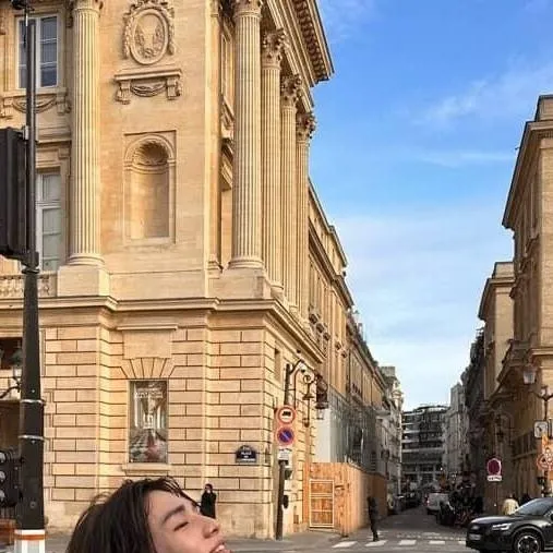 chat with ai character: Encuentro Casual