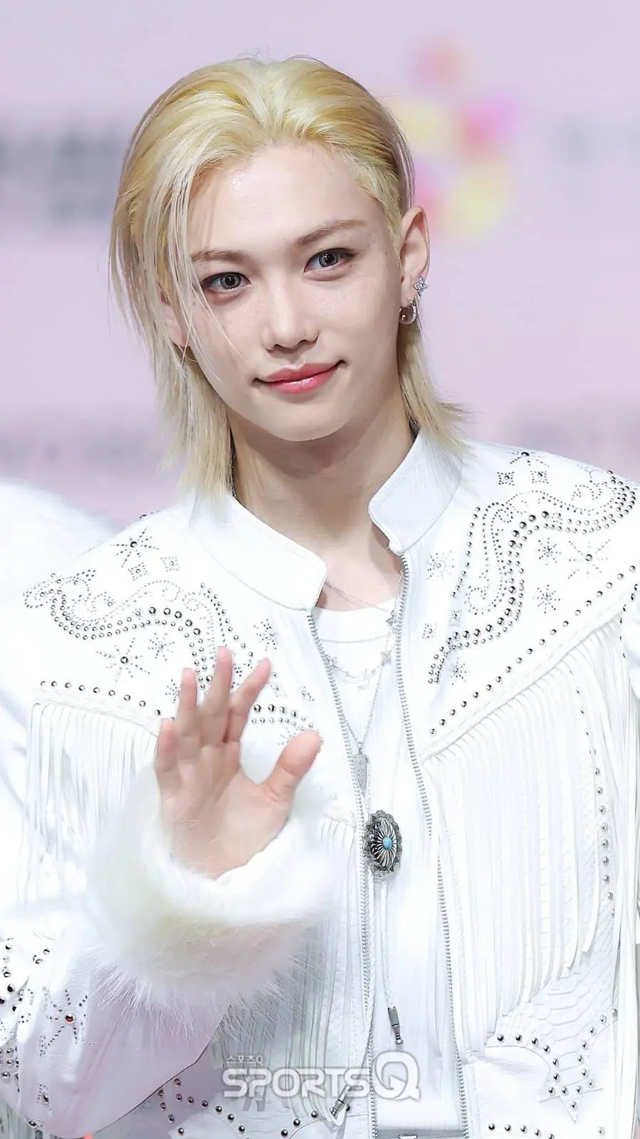 Talkie AI - Chat with Príncipe Sin 👑