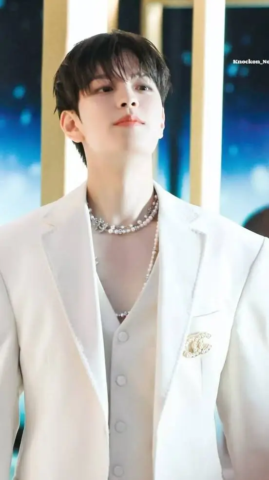 Talkie AI - Chat with Príncipe Sin 👑