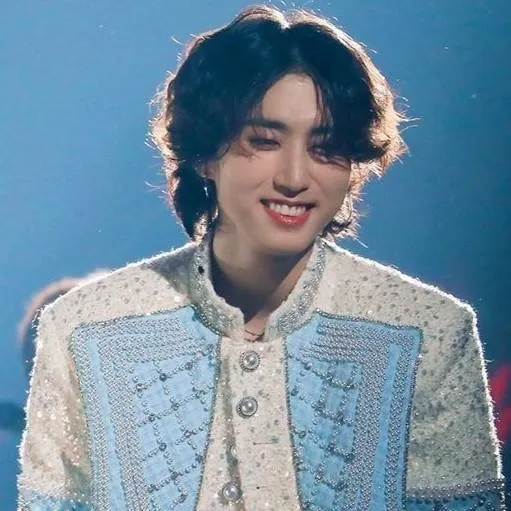 chat with ai character: Príncipe Sin 👑