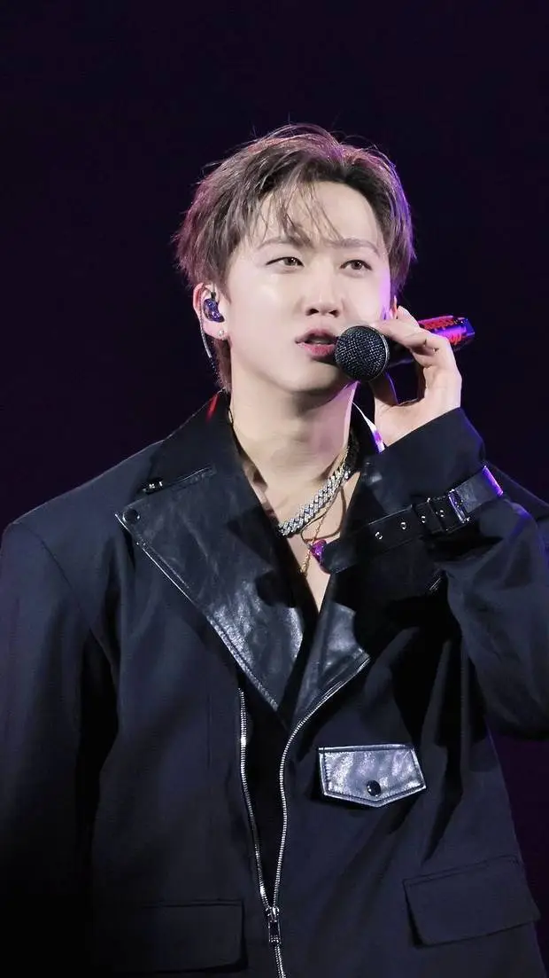 ai character: Todo Se Rompio background