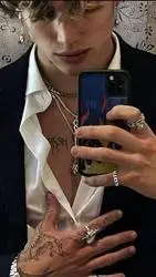 ai character: Lounis background