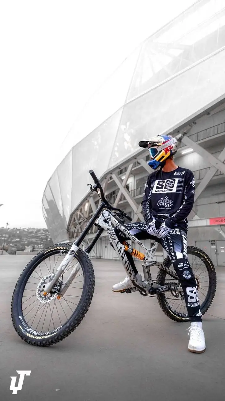 ai character: Teo background