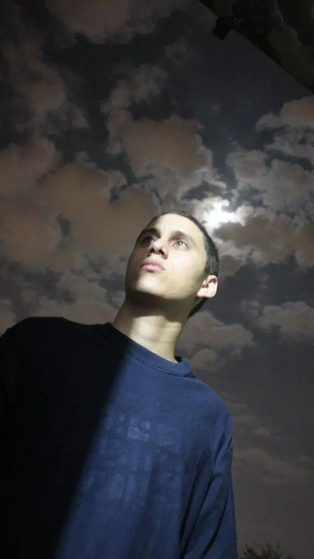 ai character: Canserbero background