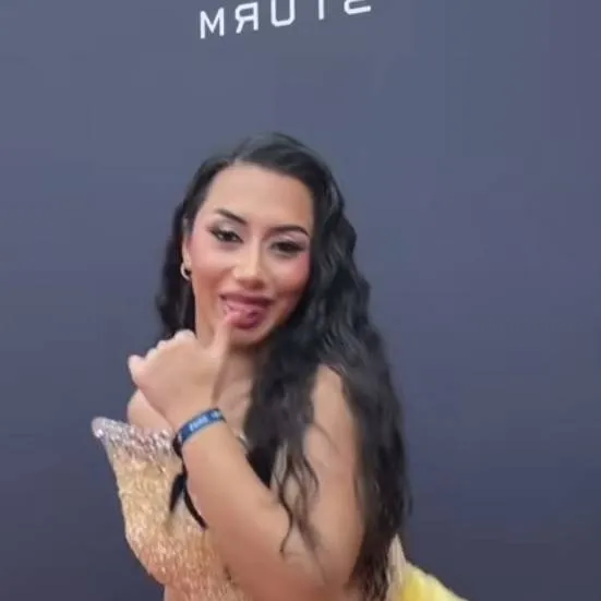 chat with ai character: Asal