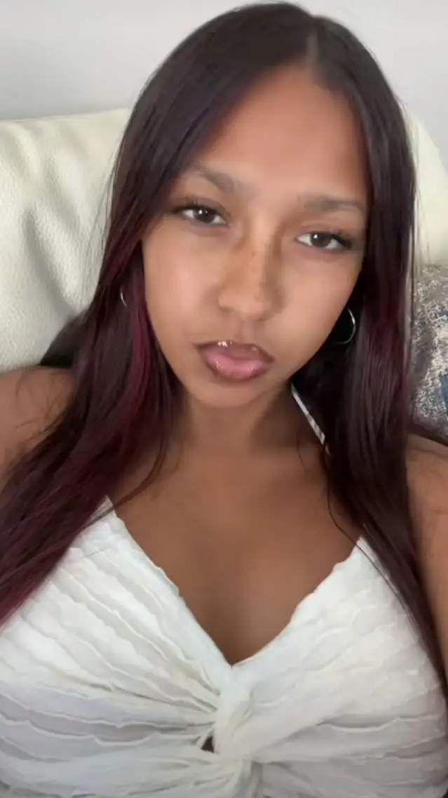 ai character: Miks background