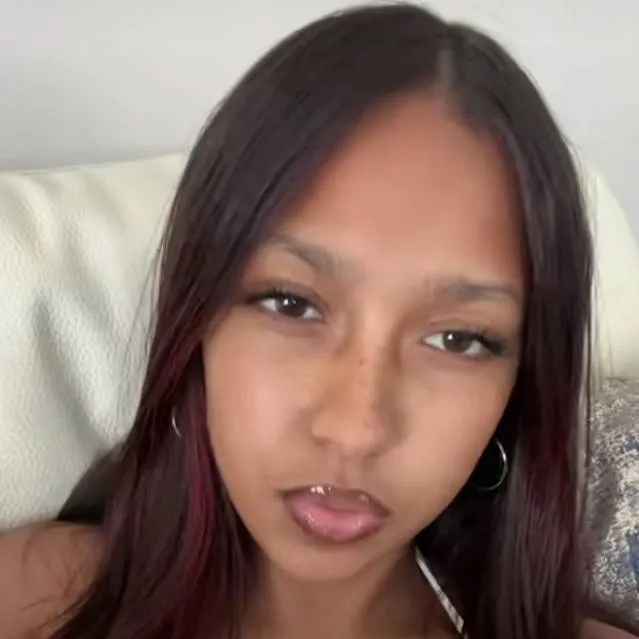 chat with ai character: Miks