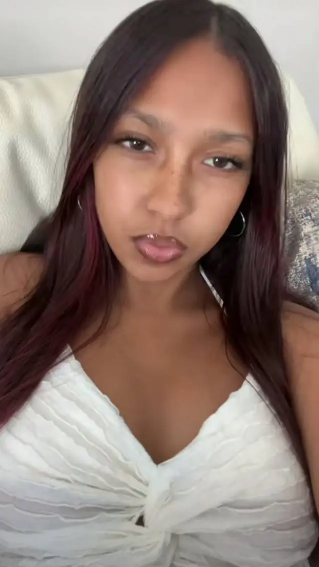 ai character: Miks background