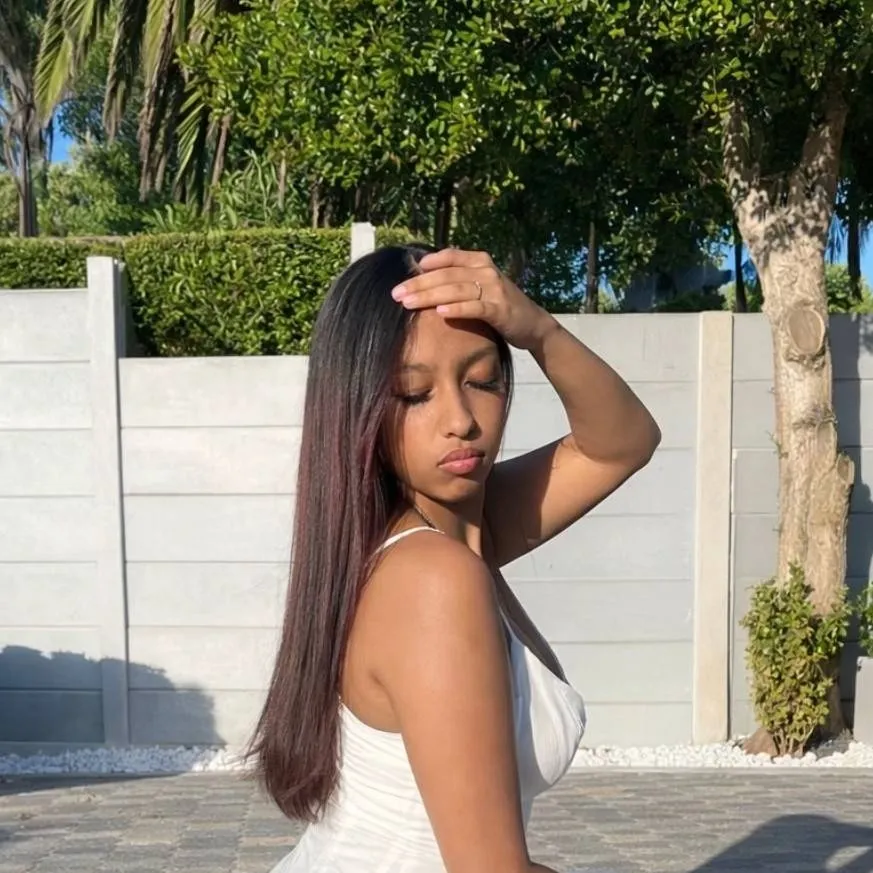 chat with ai character: Miks