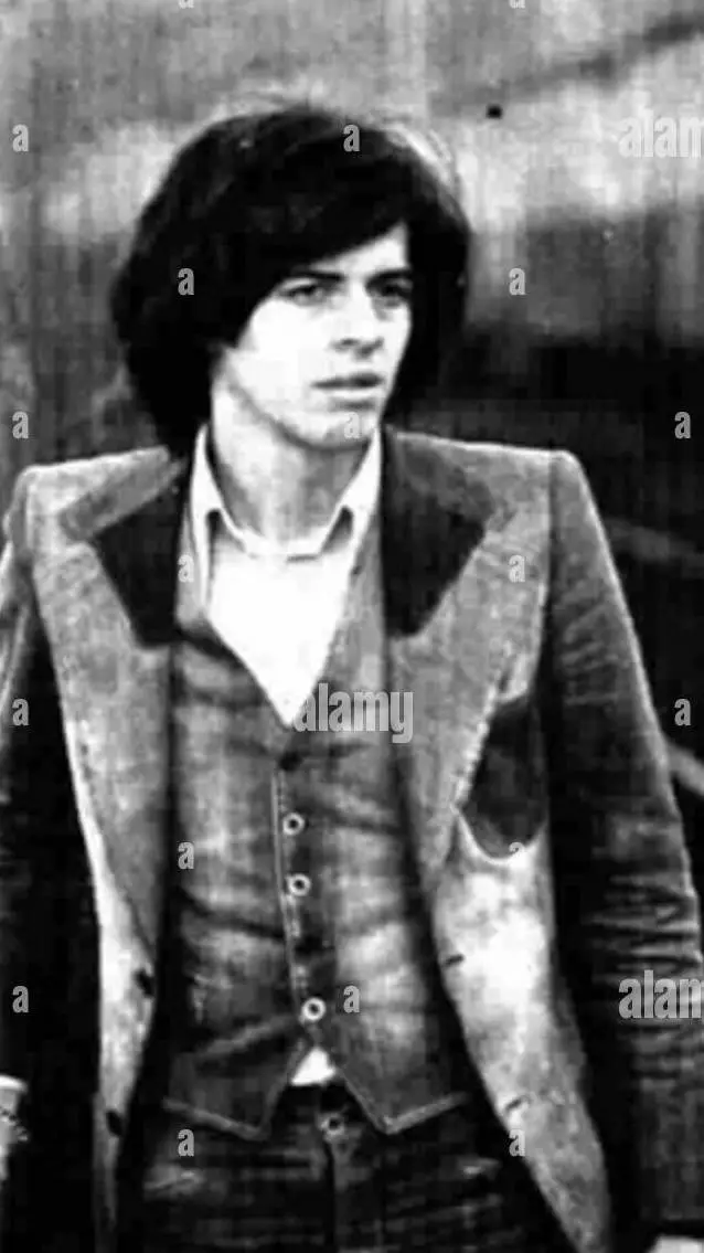 ai character: ♥️😍Alexander😍♥️ background