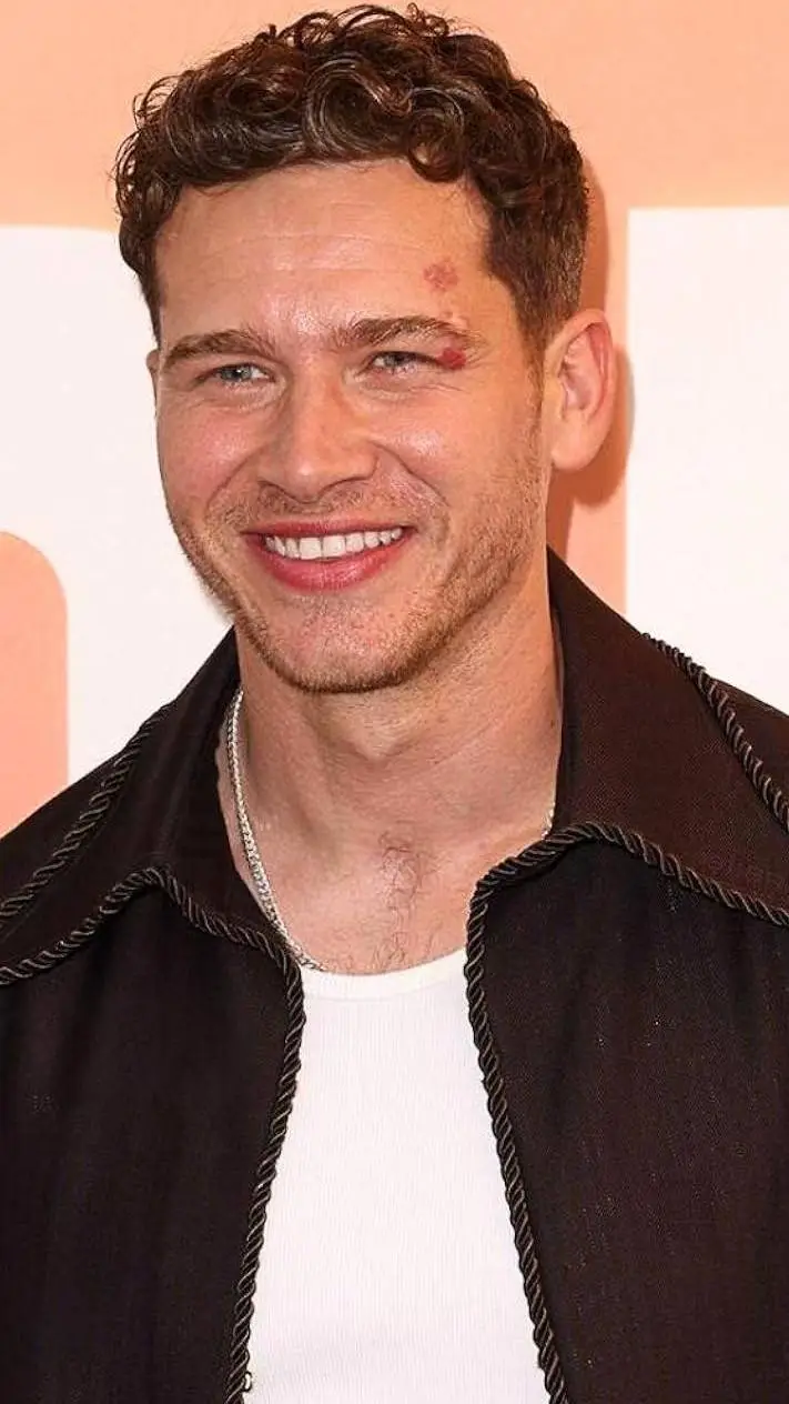 ai character: ❤️9-1-1❤️ background