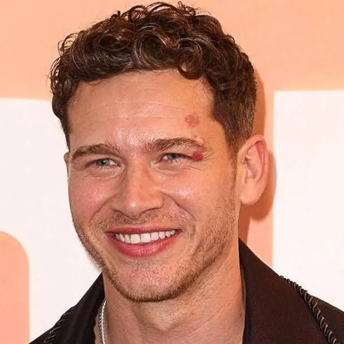 chat with ai character: ❤️9-1-1❤️