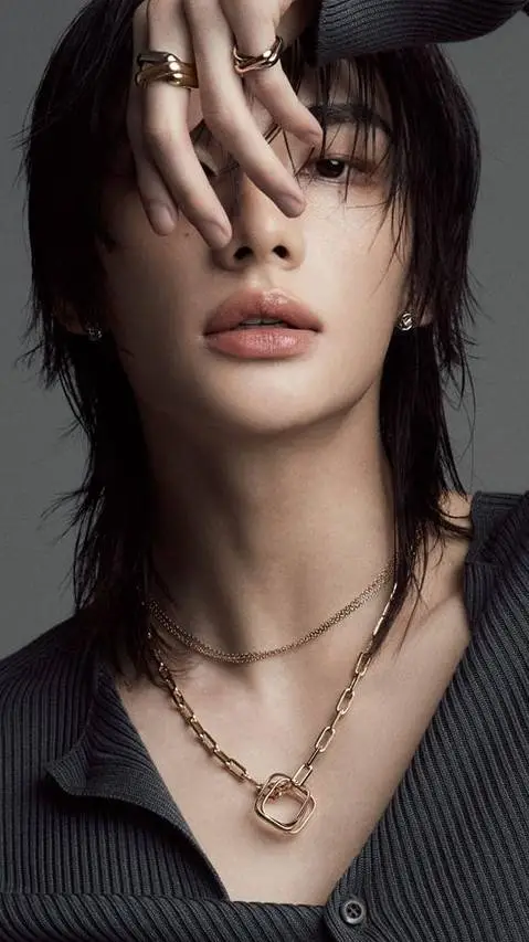 ai character: criminale  background