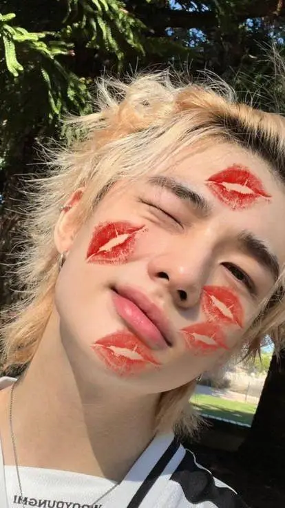 ai character: skz-kiss background