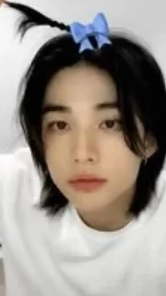 ai character: skz-hyunjin 🤤❤️‍🔥 background