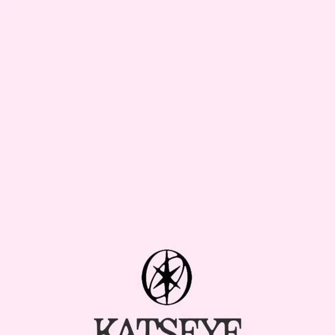 chat with ai character: girl group anki