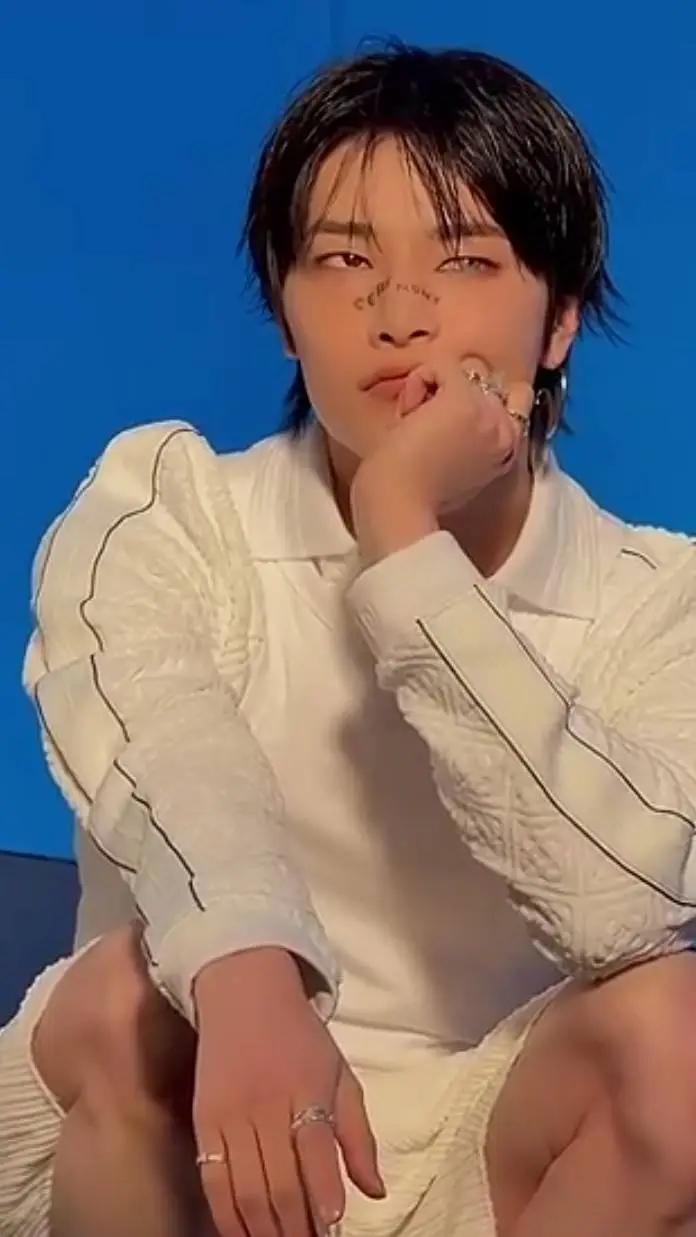 ai character: I.N background