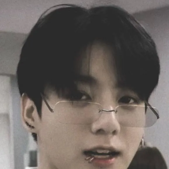 chat with ai character: Jungkook 