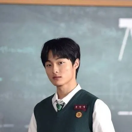chat with ai character: Chan-young 