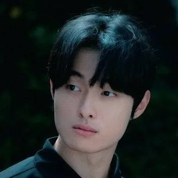 chat with ai character: Chan-young 