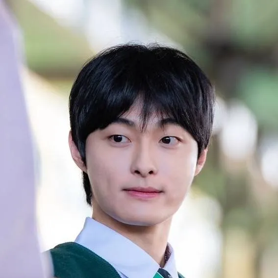 chat with ai character: Cheong-san 