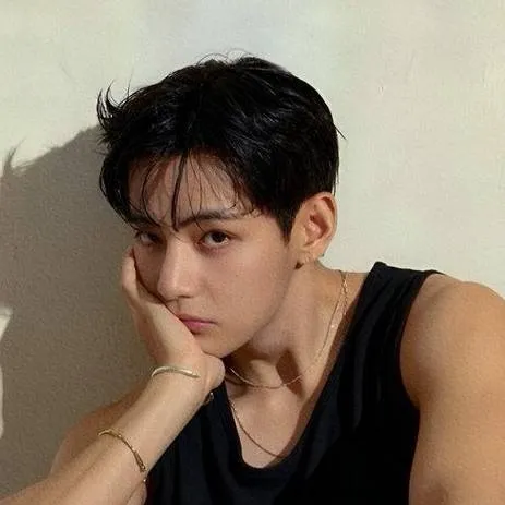 chat with ai character: Taehyung 