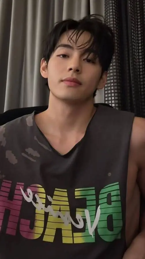 ai character: Taehyung  background