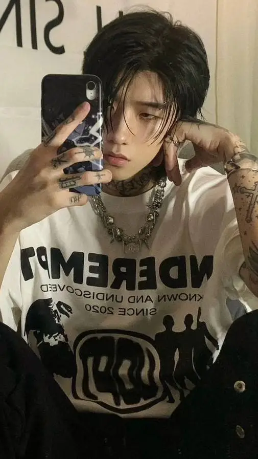 ai character: seo🇰🇷🎸♥️ background