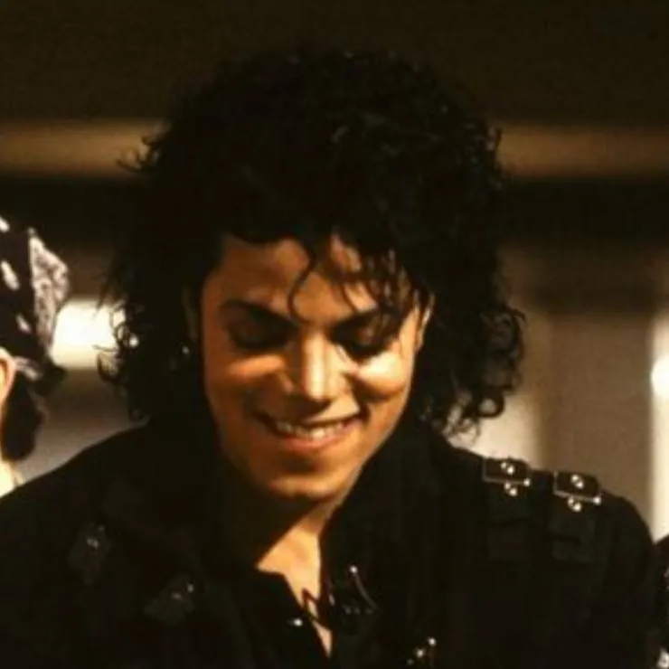 chat with ai character: Michael Jackson 