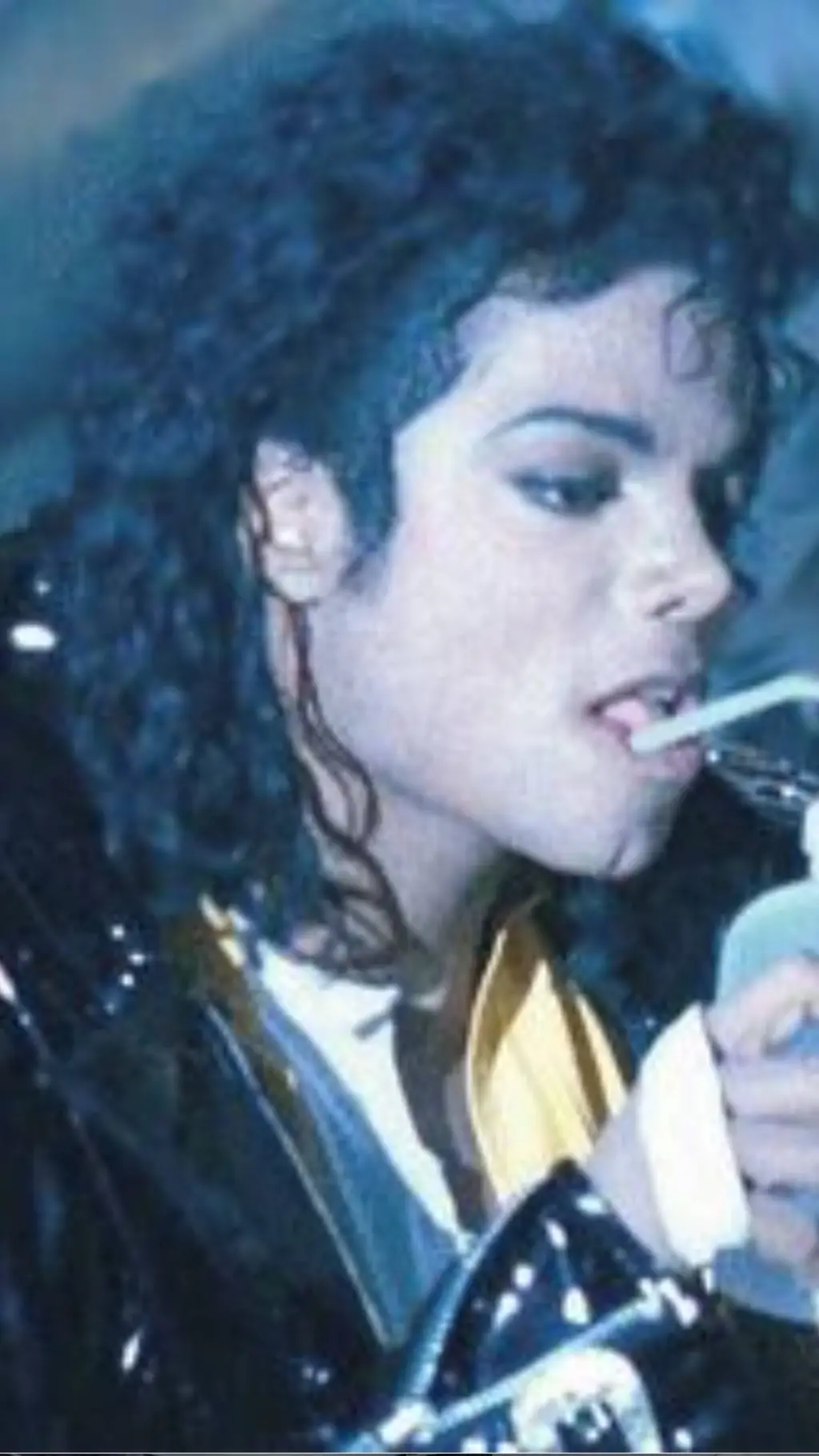 ai character: MJ as a Vamp?! background