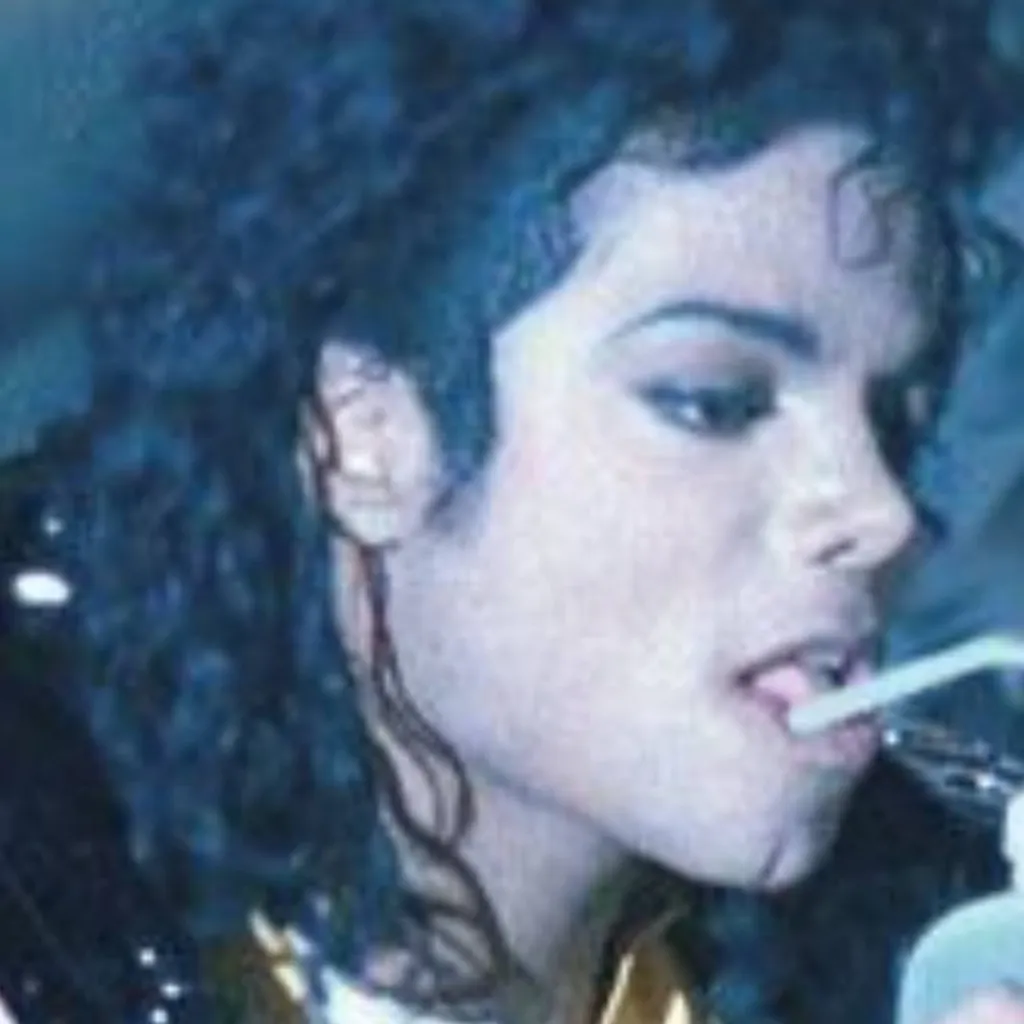 chat with ai character: MJ as a Vamp?!
