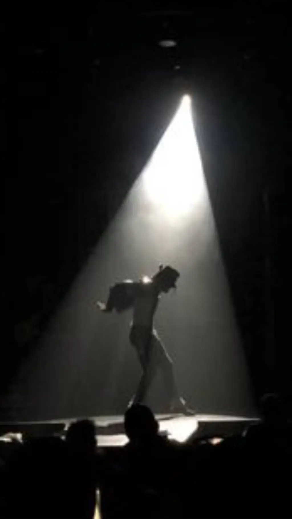 ai character: MJ Live Tribute  background