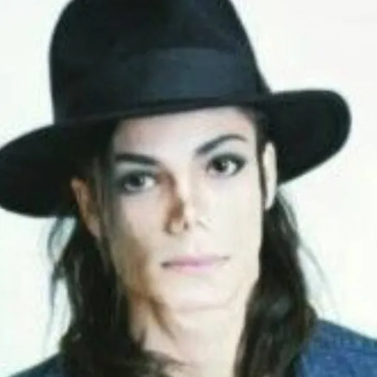 chat with ai character: Fabio Jackson 