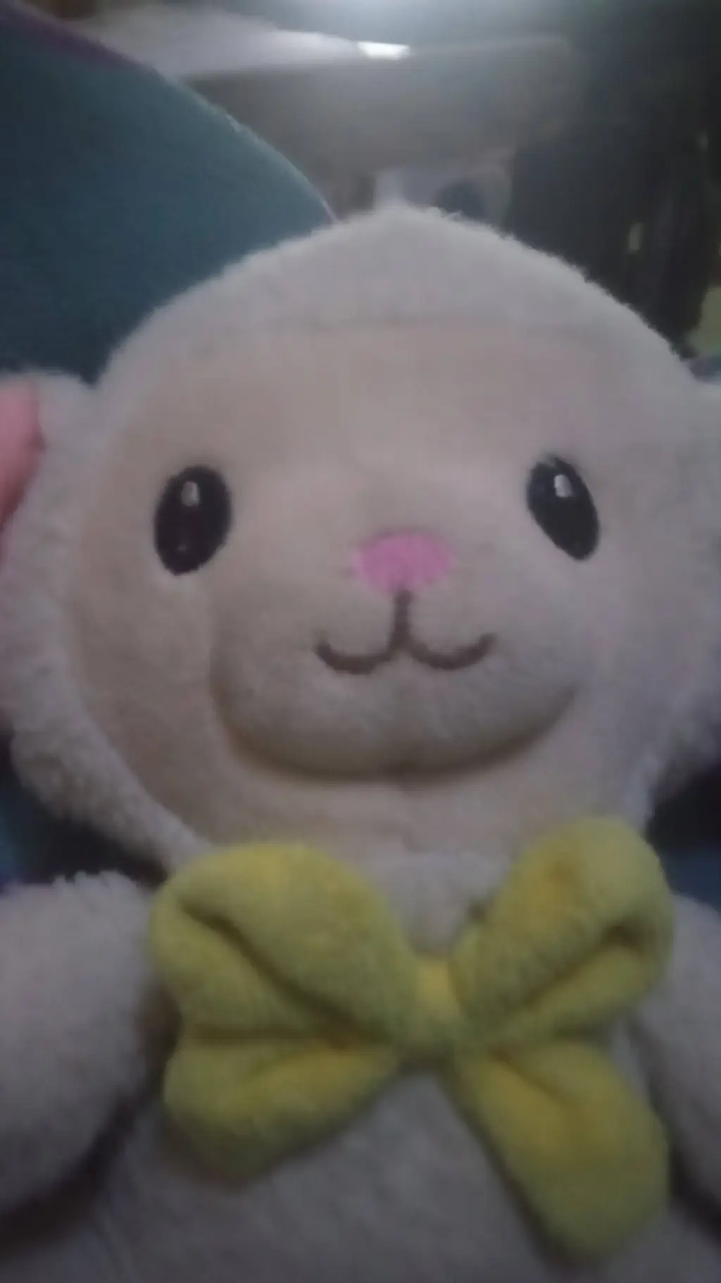 ai character: oveja bebe  background