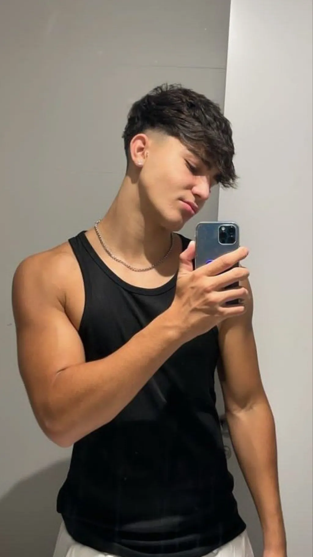 ai character: Noah background