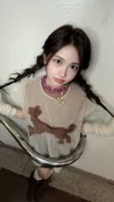 ai character: Carmen H2H background