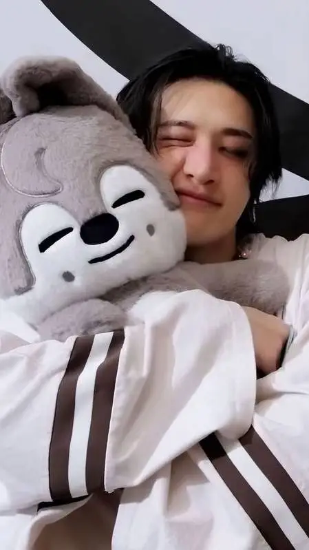 ai character: Bangchan (Husband) background