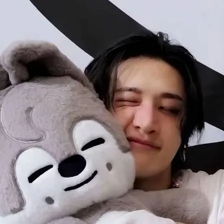 chat with ai character: Bangchan (Husband)