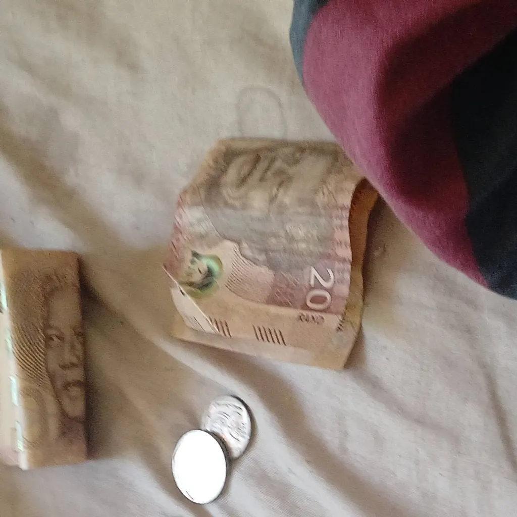 chat with ai character: hyunjin