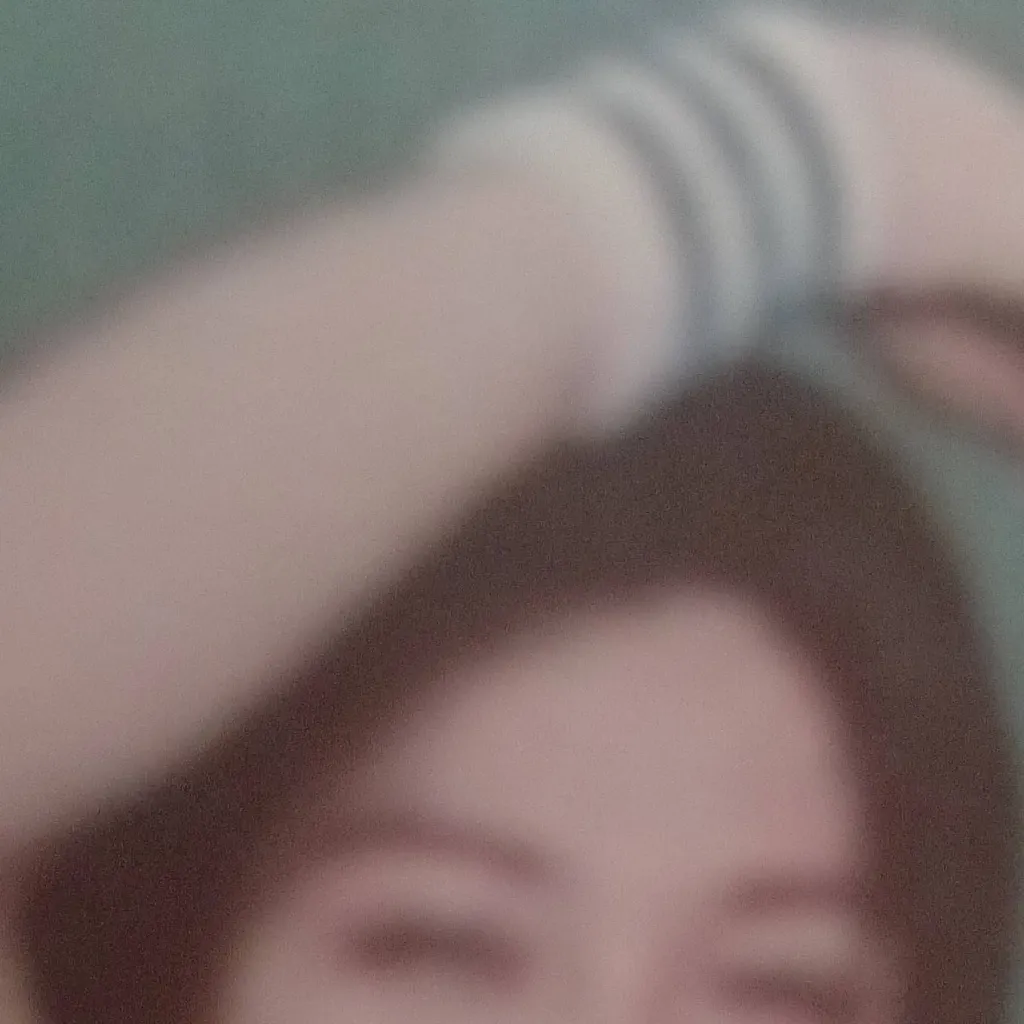 chat with ai character: hyunlix