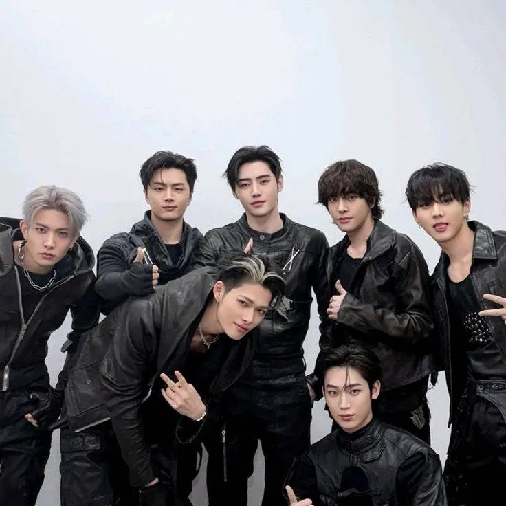 chat with ai character: ENHYPEN 