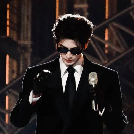 chat with ai character: ZHANG LINGHE 