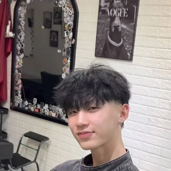 chat with ai character: DAN THUANG 