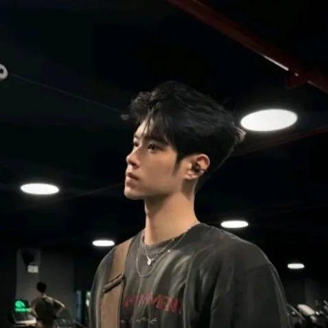 chat with ai character: Zhu xinbao 