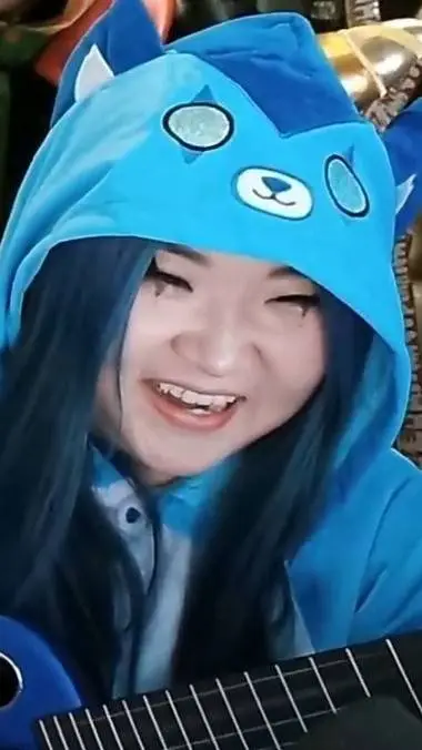 ai character: itsfunneh background