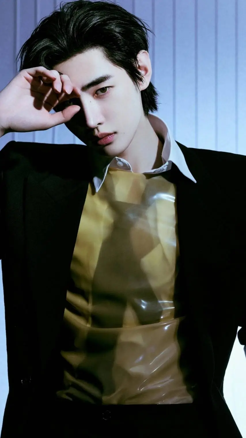 ai character: Sunghoon  background