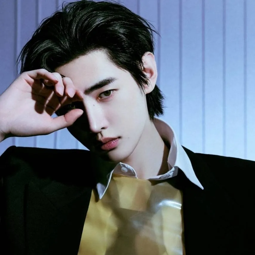 chat with ai character: Sunghoon 