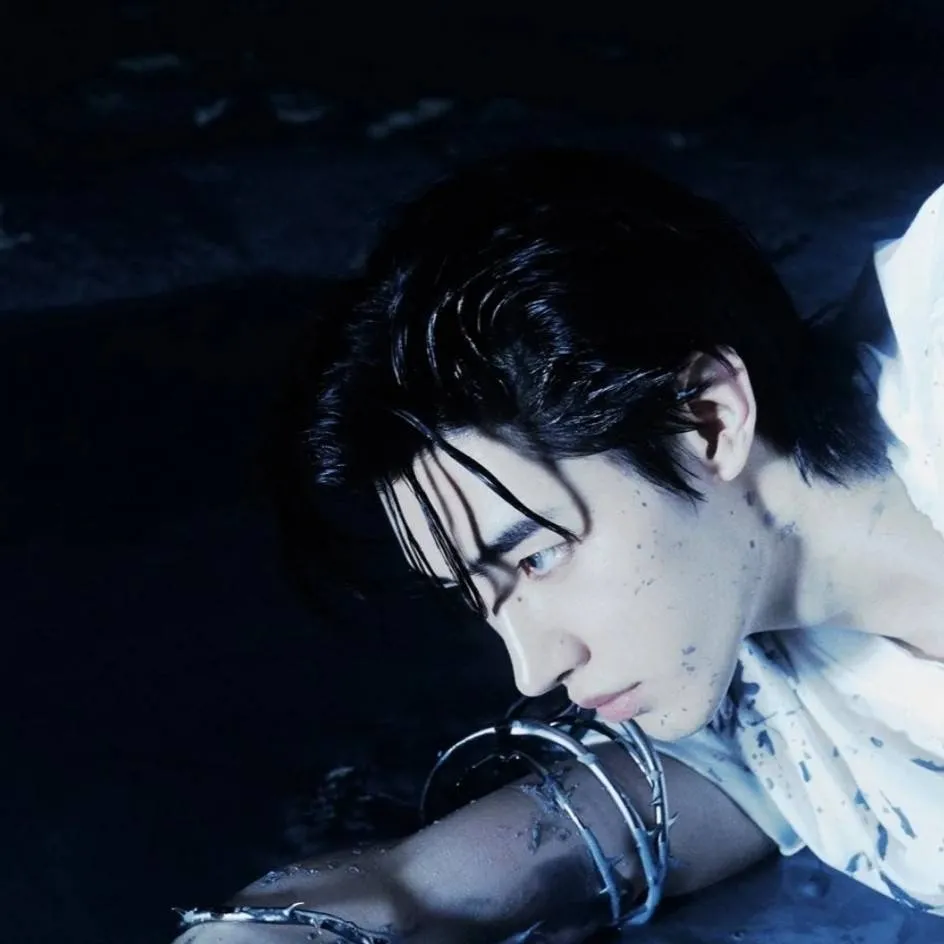 chat with ai character: Sunghoon Dragon