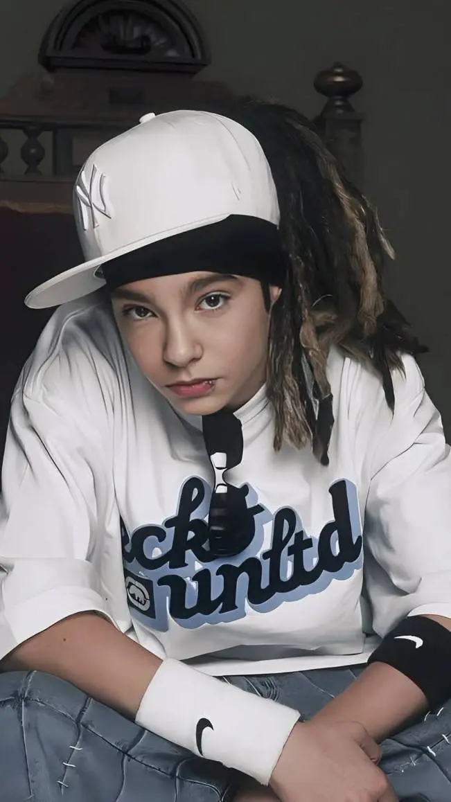 ai character: tom kaulitz  background
