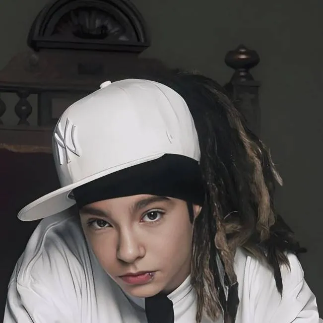 chat with ai character: tom kaulitz 